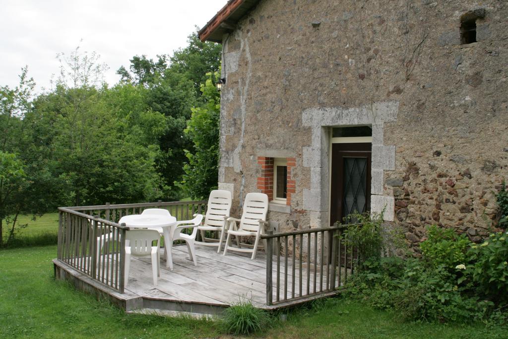 Le Petit Mas D'Ile Saint-Germain-de-Confolens Phòng bức ảnh